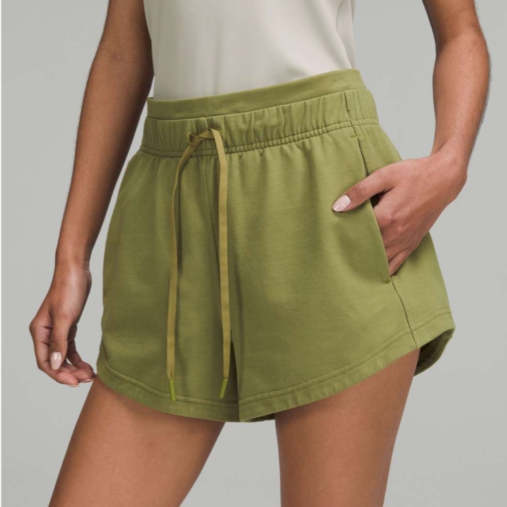 Lululemon Inner Glow High-Rise Short 3” – Vista Green – Size 8 – EUC